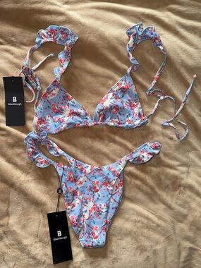 NWT Blackbough Light Blue Floral Ruffle Bikini -M